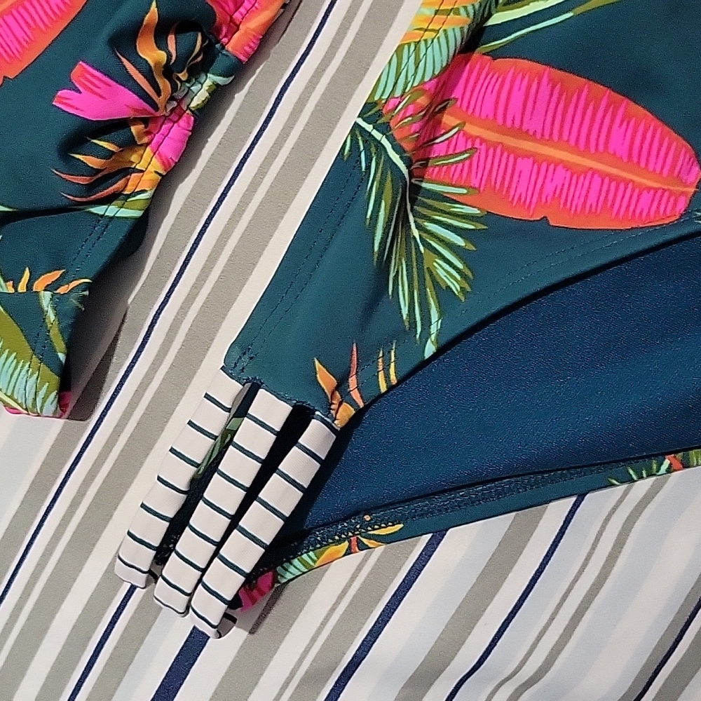 Floral Bikini - Picture 3 of 6